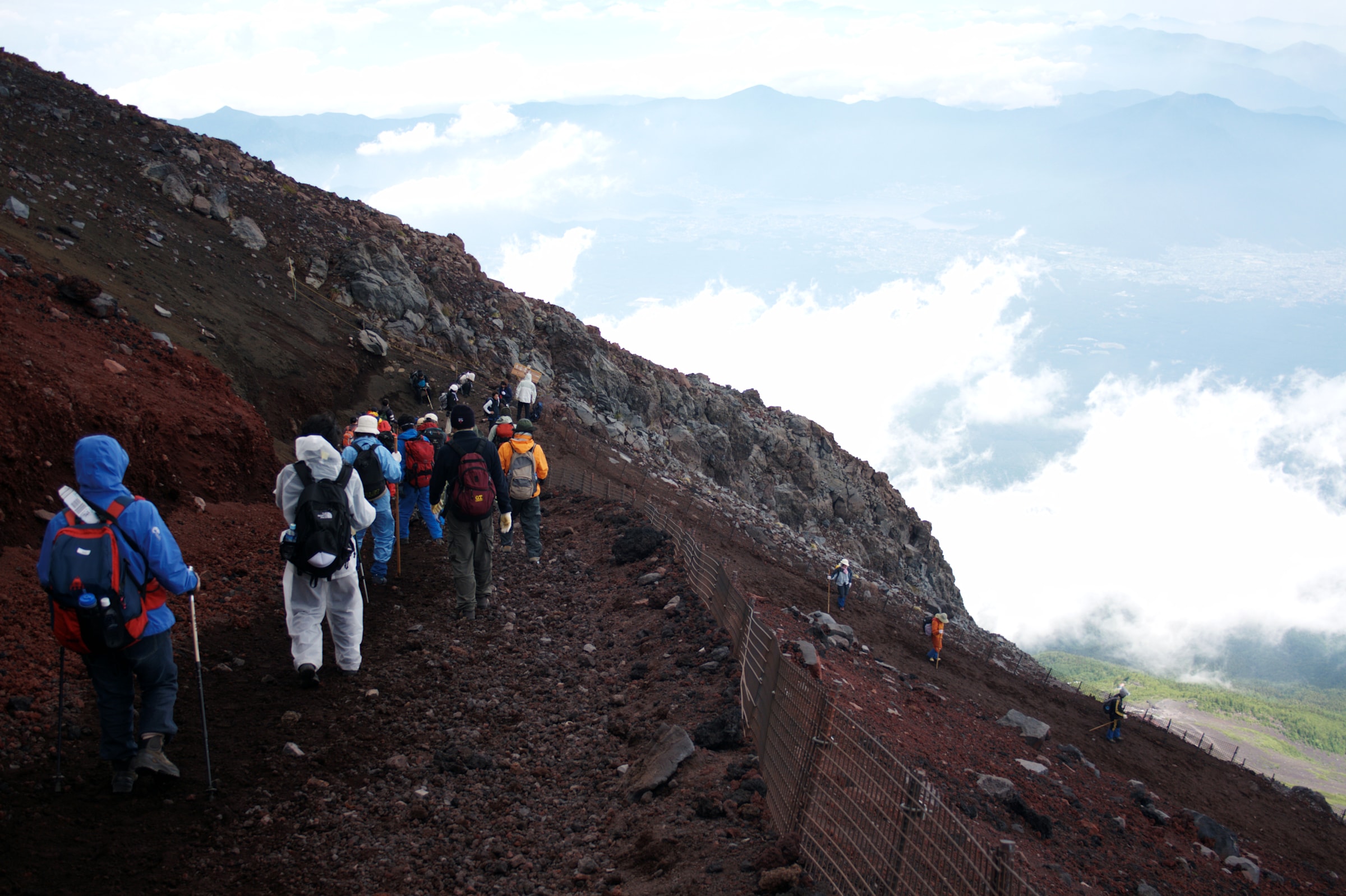 富士山吉田路線高海拔登山道