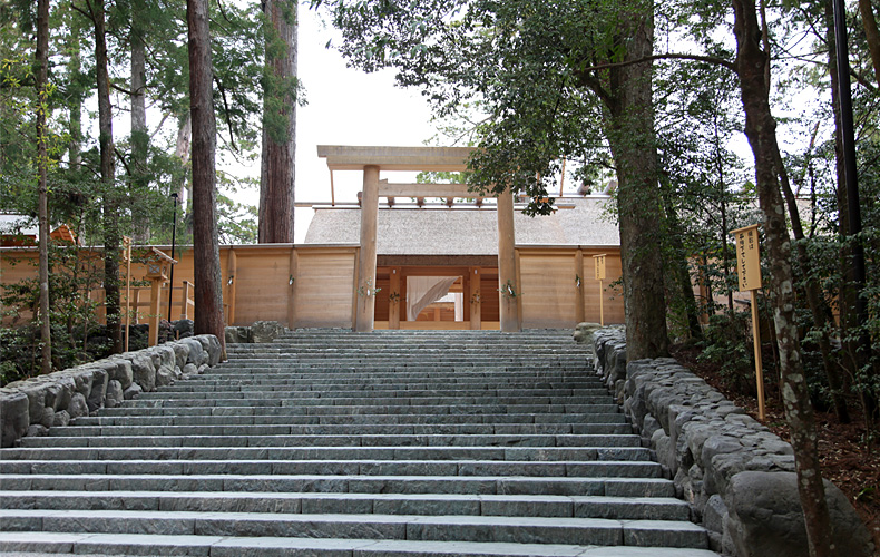 伊勢神宮內宮參道與神域景觀